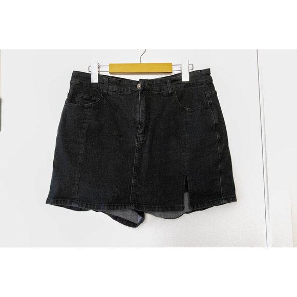 Dresses & Skirts - Black High Stretch Denim Mini Skort